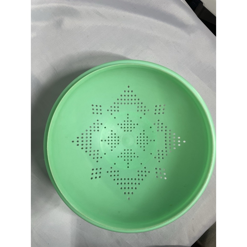 Vintage Tupperware Colander Strainer Bowl Jadeite Green - Picture 5 of 7